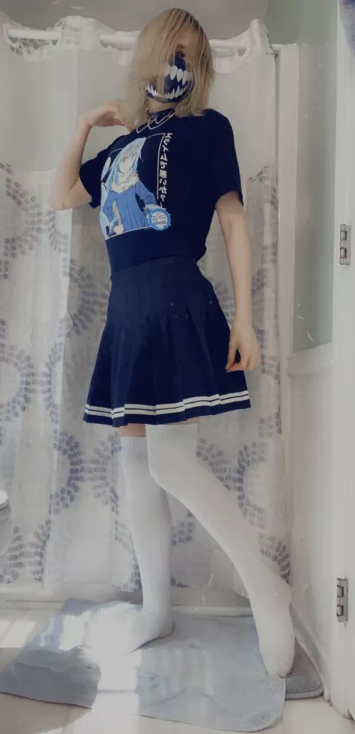 Thought this outfit looked cute :3 by Zeukiiii