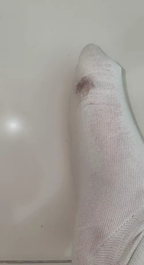 Thoughts on my used dirty socks ? [f] by missfeetandfingers