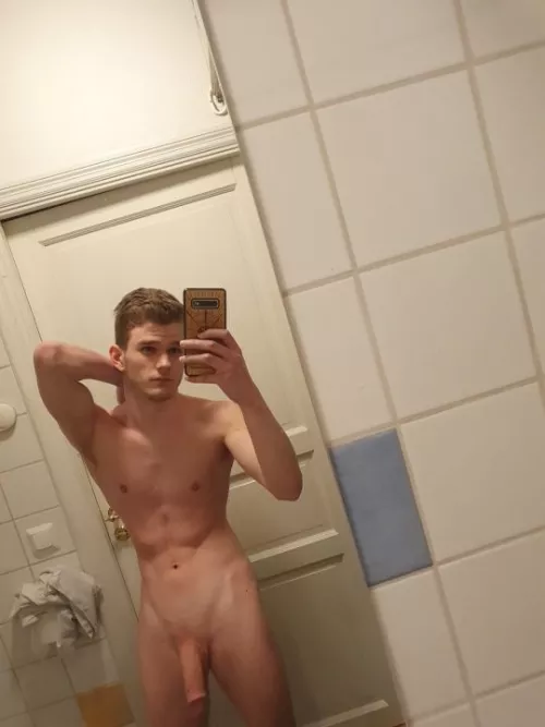 Thoughts? by Fredirik-Plattan