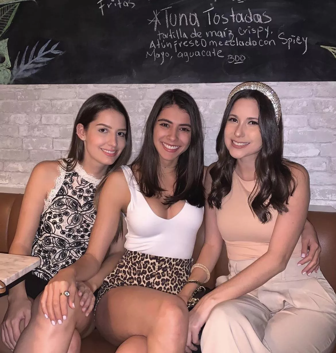 Three girls who had the same guy in secret 🙊 posted by Pesimista-extremo