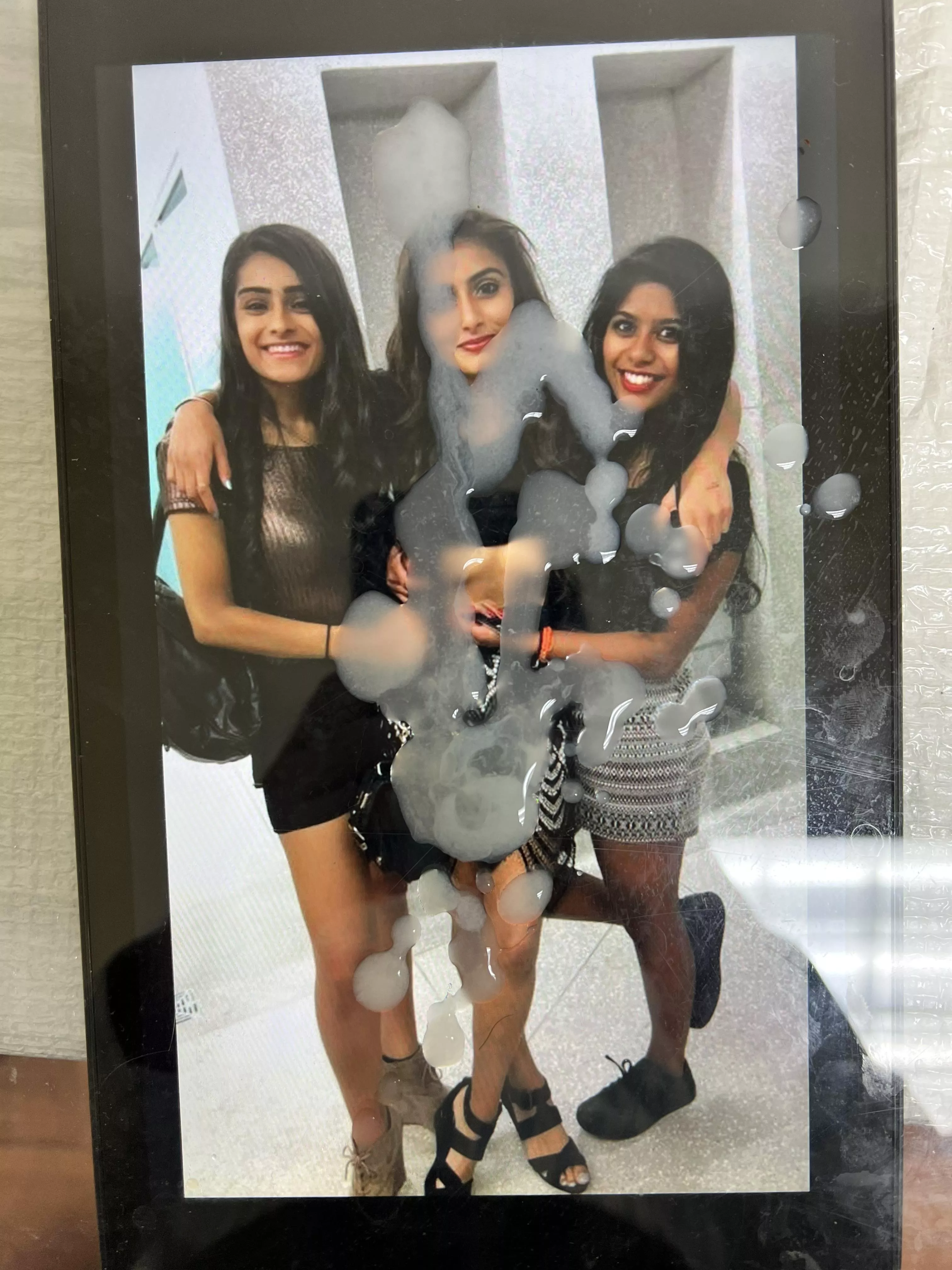 Three Indian babes! posted by merbs88