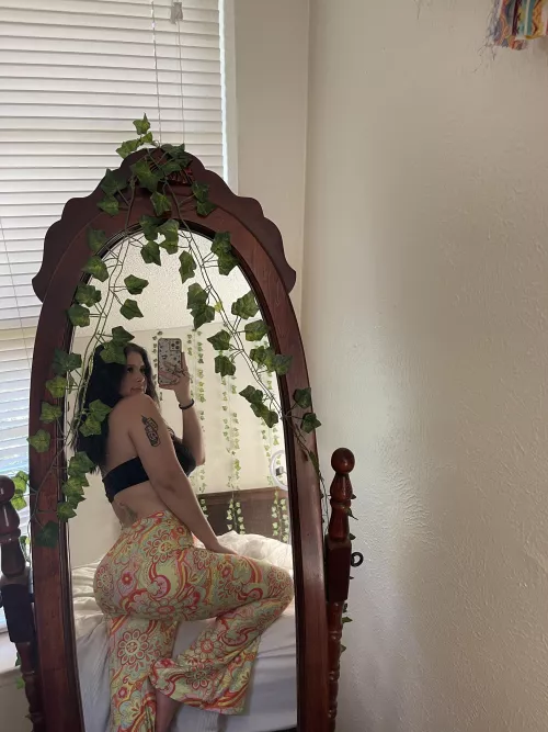 throwback pic in some of my fav leggings :) by heyimsugarylove