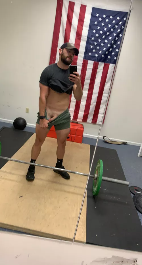 Throwback to last summer when I had a nice tan and sweet leg pump by burnerrrr54