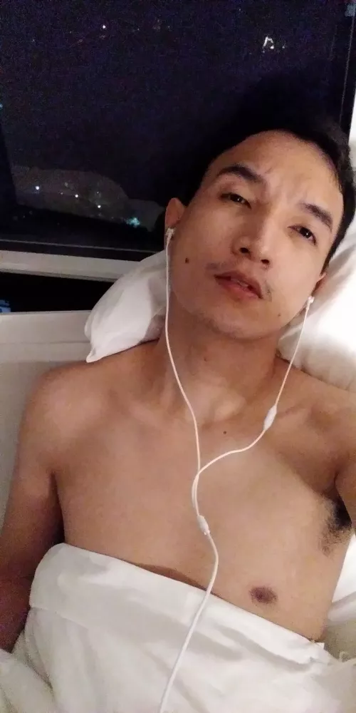 Throwback to me on vacation romanticising being depressed in a high rise apartment in the city instead of being depressed in the suburbs. by DarrenSchmaerren