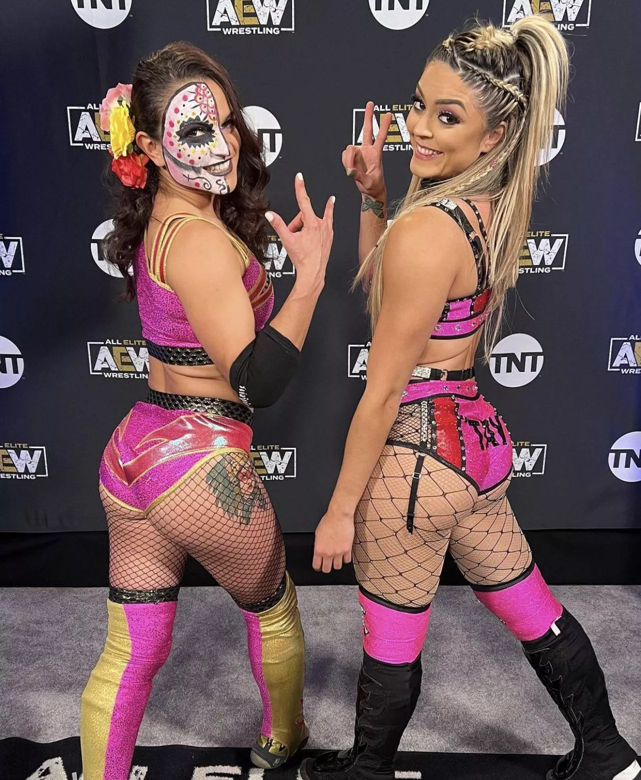 Thunder Rosa x Tay Conti posted by lifec0re