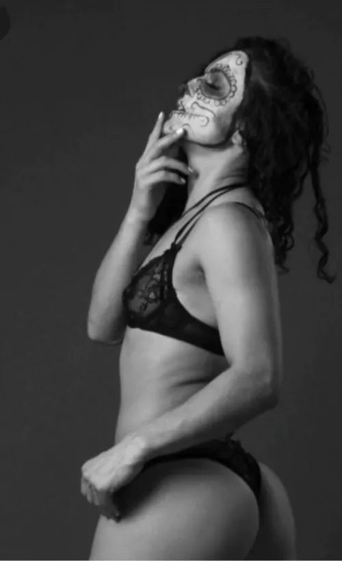 ThunderRosa is gorgeous by No-Cheesecake848