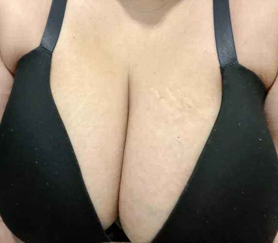 Thursday evening fresh from work ditties 🙋‍♀️ by Uniquecandi