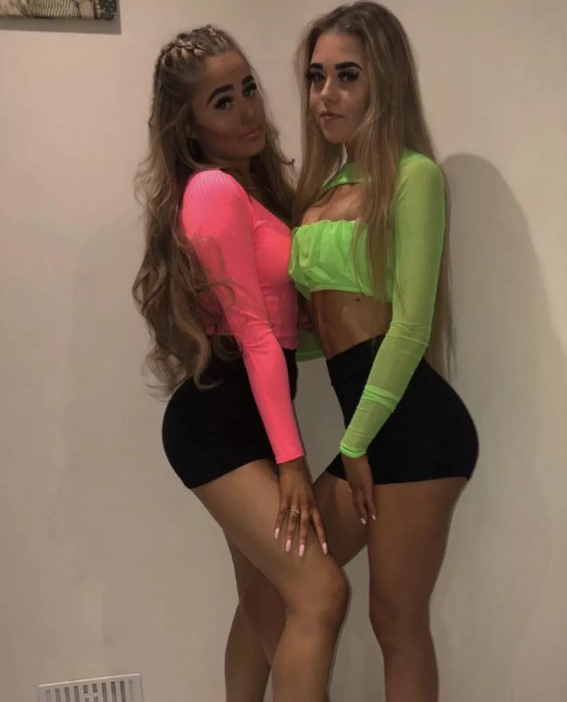 Tia and Beth posted by bbrobin1221