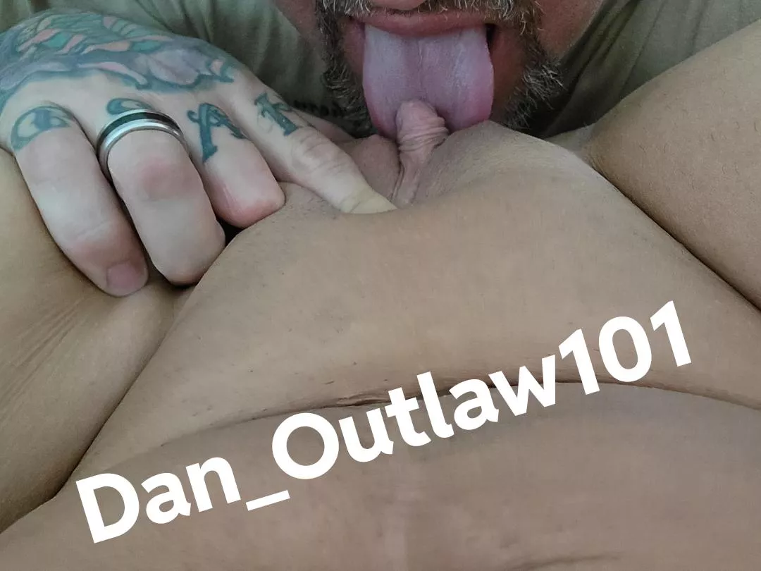 Tickle her buttom to make her quiver posted by Dan_Outlaw101