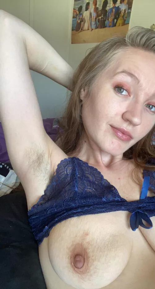Tickle your tongue with my armpits (: by SpitInMyMouth420_