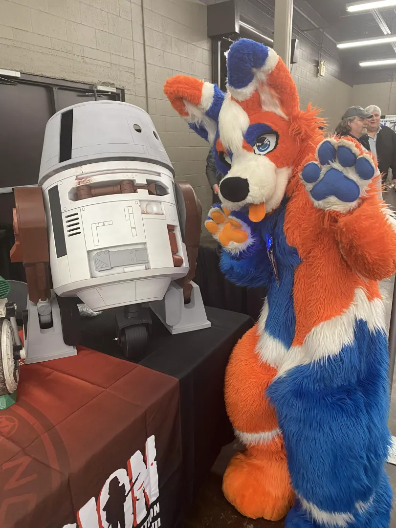 Tided found a droid! 🥰💙🧡 posted by TidedPod