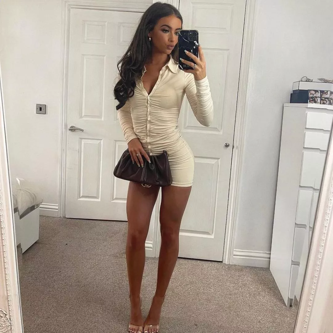 Tight and tanned posted by Phylyp5