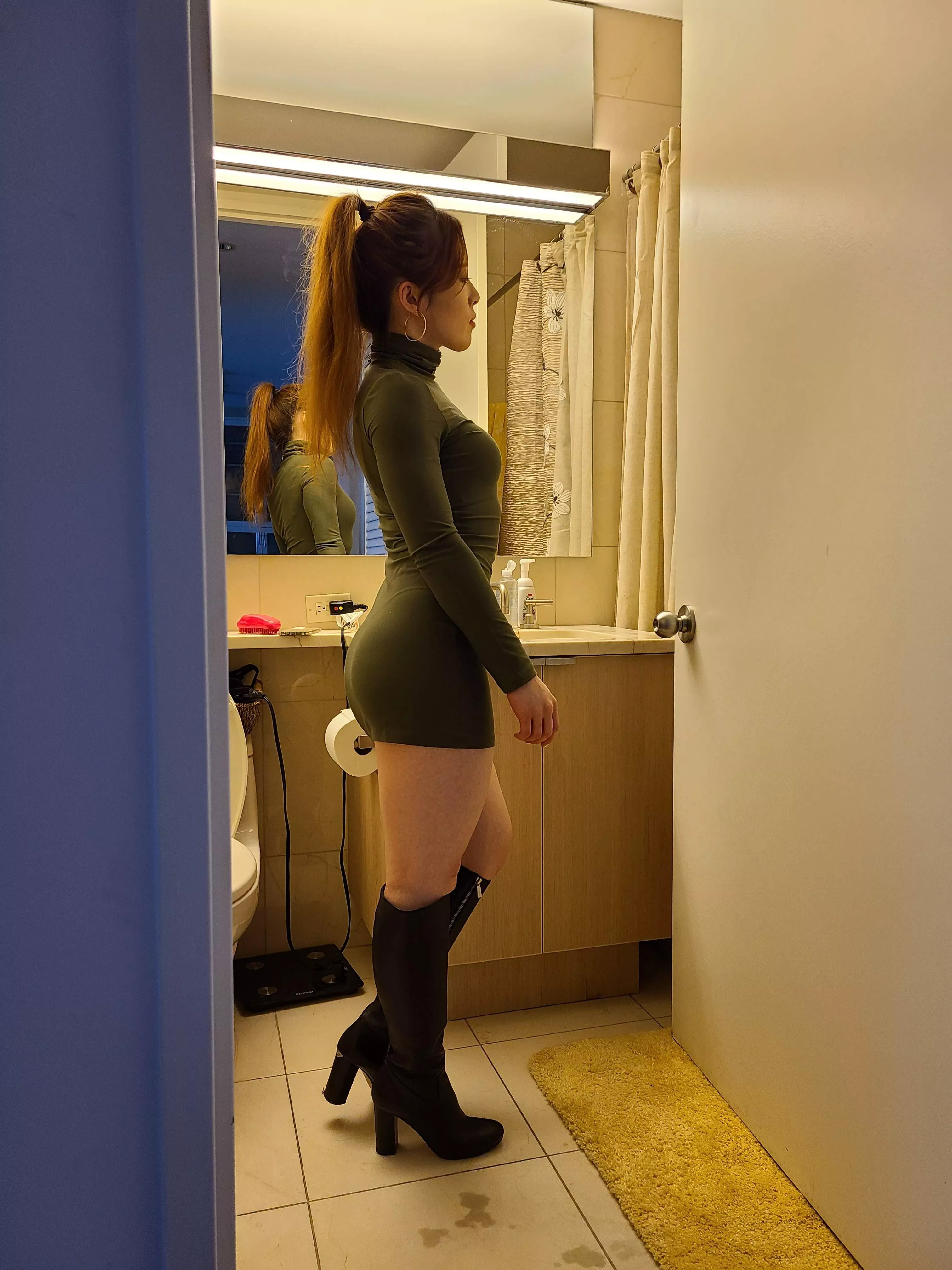 tight ass dress posted by asiandollaholla