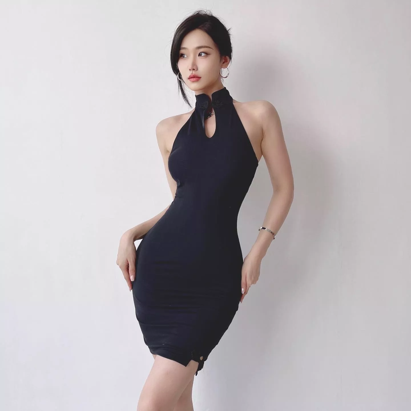Tight black qipao posted by Majestic_Painter8660