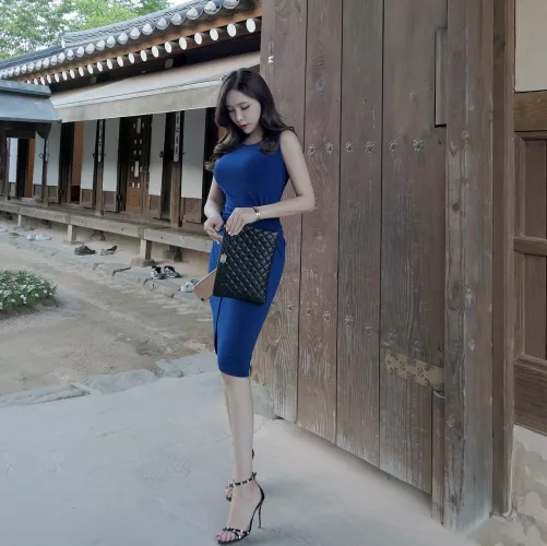 Tight dress and heels by Majestic_Painter8660