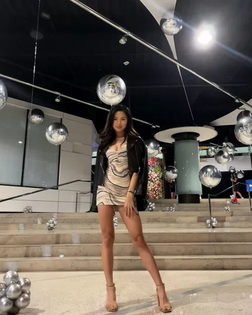 Tight dress, legs and heels by Majestic_Painter8660