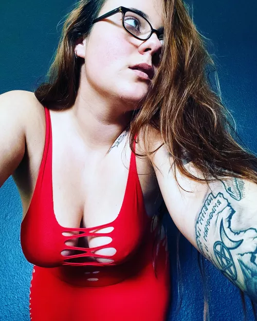 Tight dresses do wonders! by Miss_Heatheness