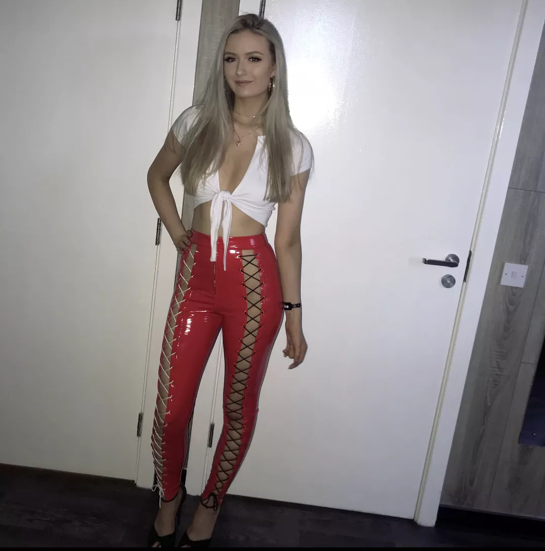 tight 😍 posted by Suspicious_Travel601