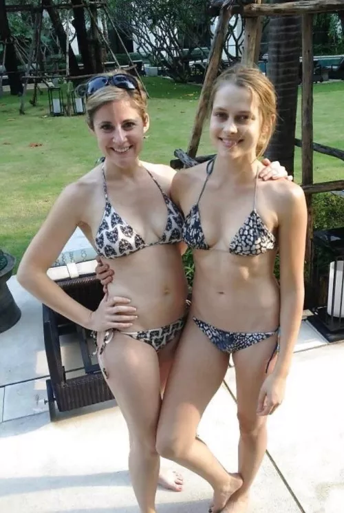 🔥🔥 tight mom and daughter by ThePinkTaco65