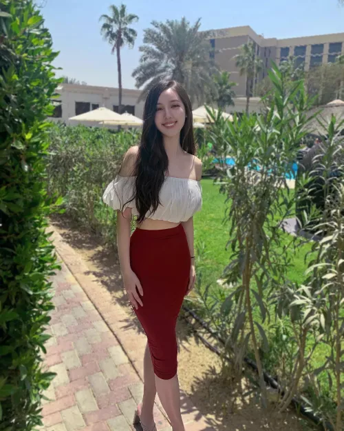 Tight pencil skirt by Majestic_Painter8660