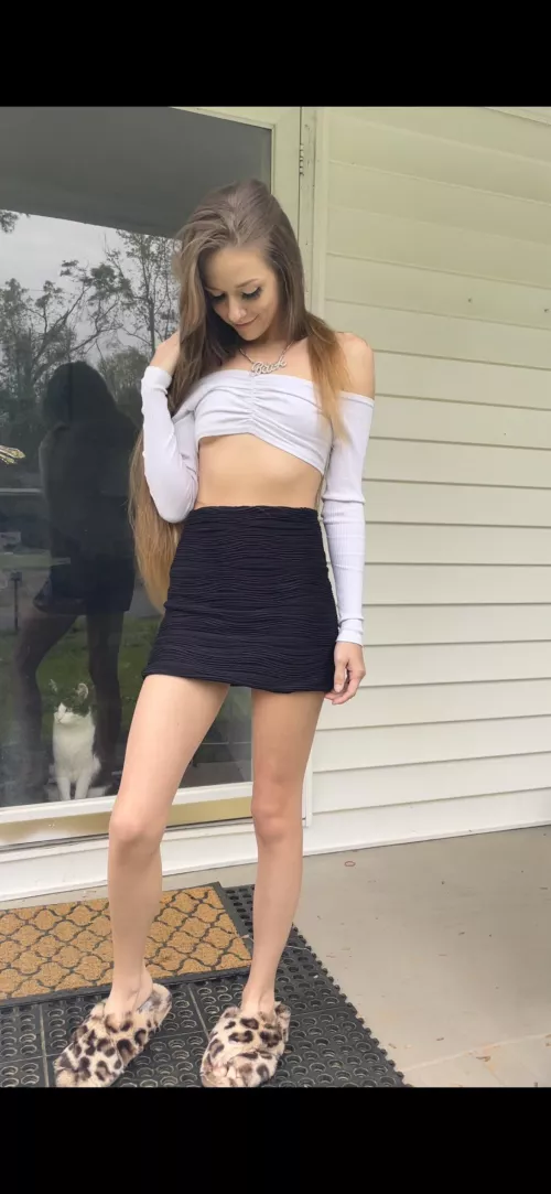 Tight skirt! 😬😊💋 by Fearless-Event6395