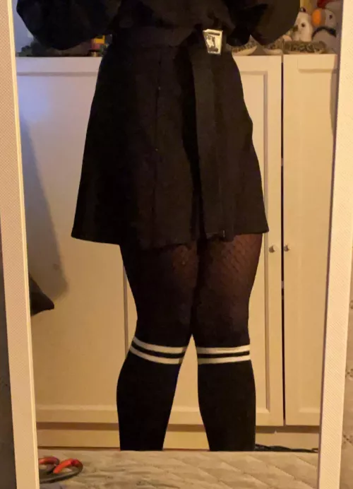 Tight waist and thick thighs <3 by lilchit