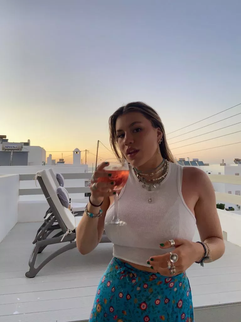 Tight White Top posted by civilrainy