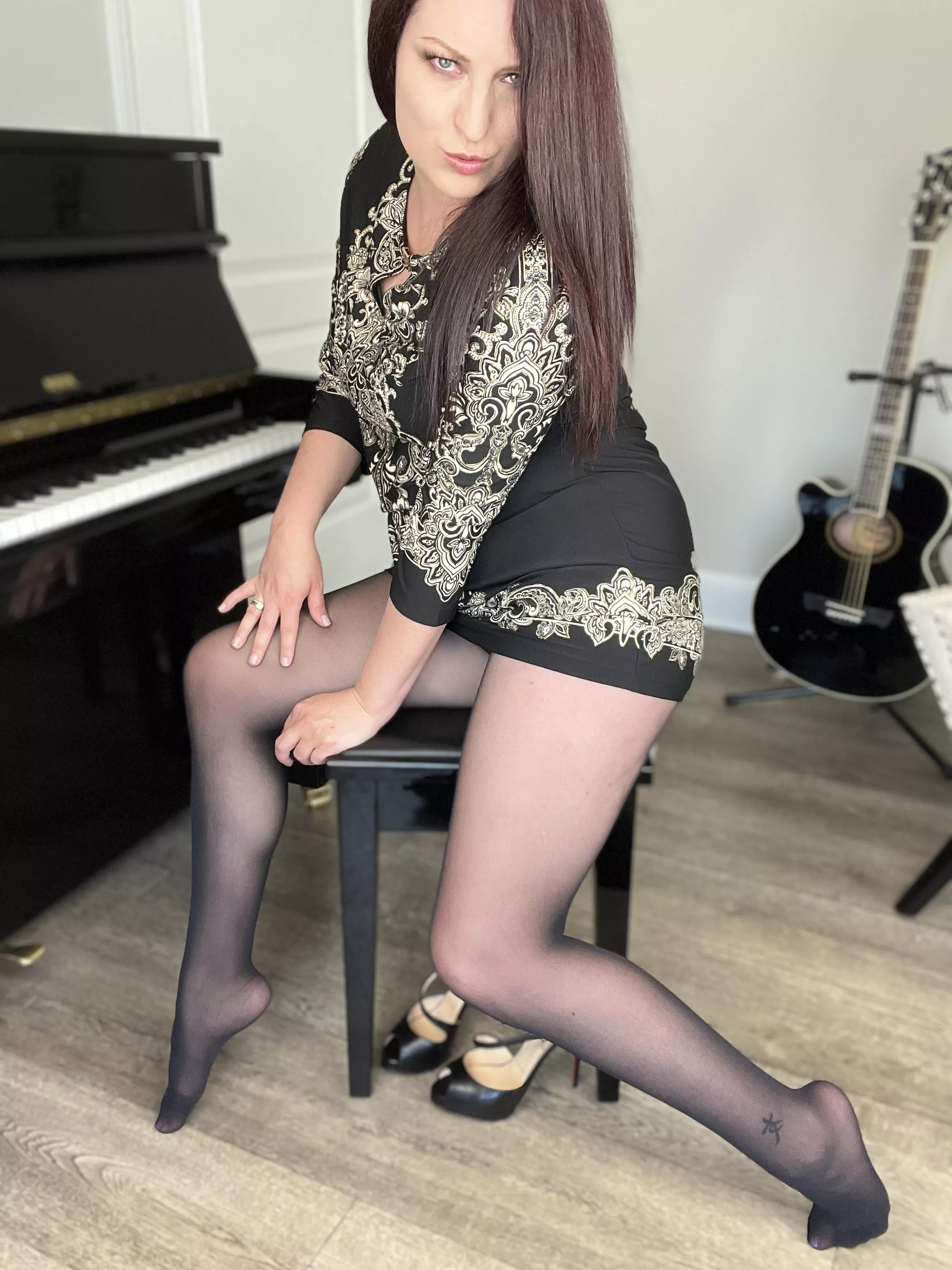 Time for your piano lesson. posted by Lady_Seetrah