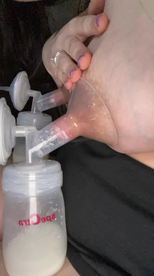 Time to pump😌 by estella78