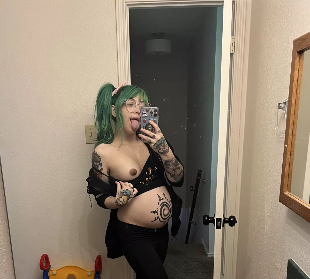 Tiny n slutty 💕 by lilbigbow