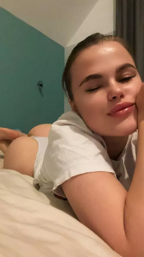 tiny tits but still fun🍆🎉🍑 by cheeseishardmilk