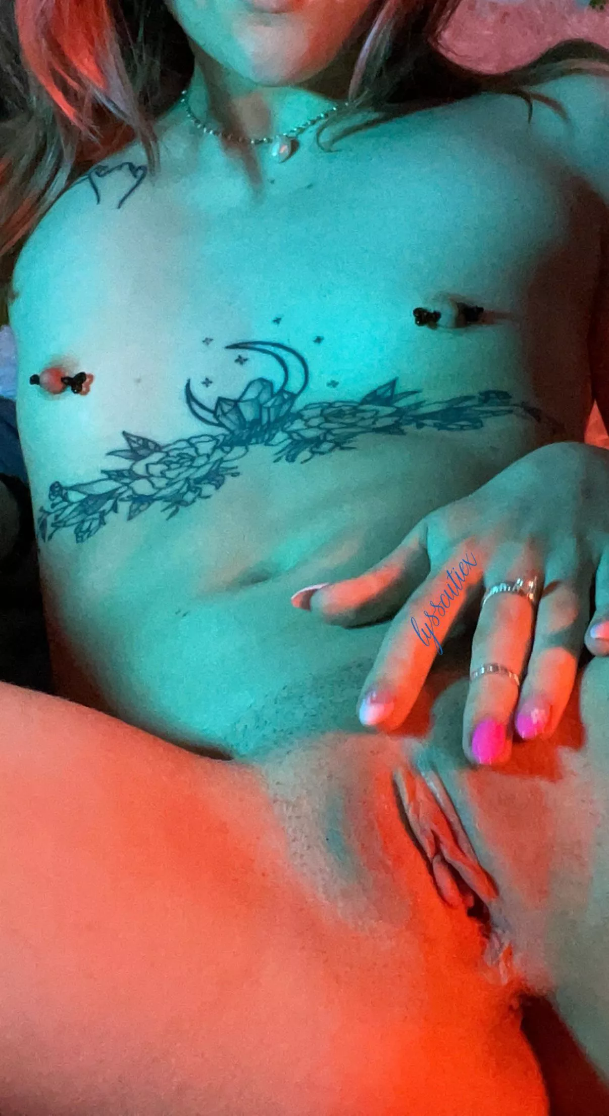 Tiny tits pretty pussy posted by lysscutiex
