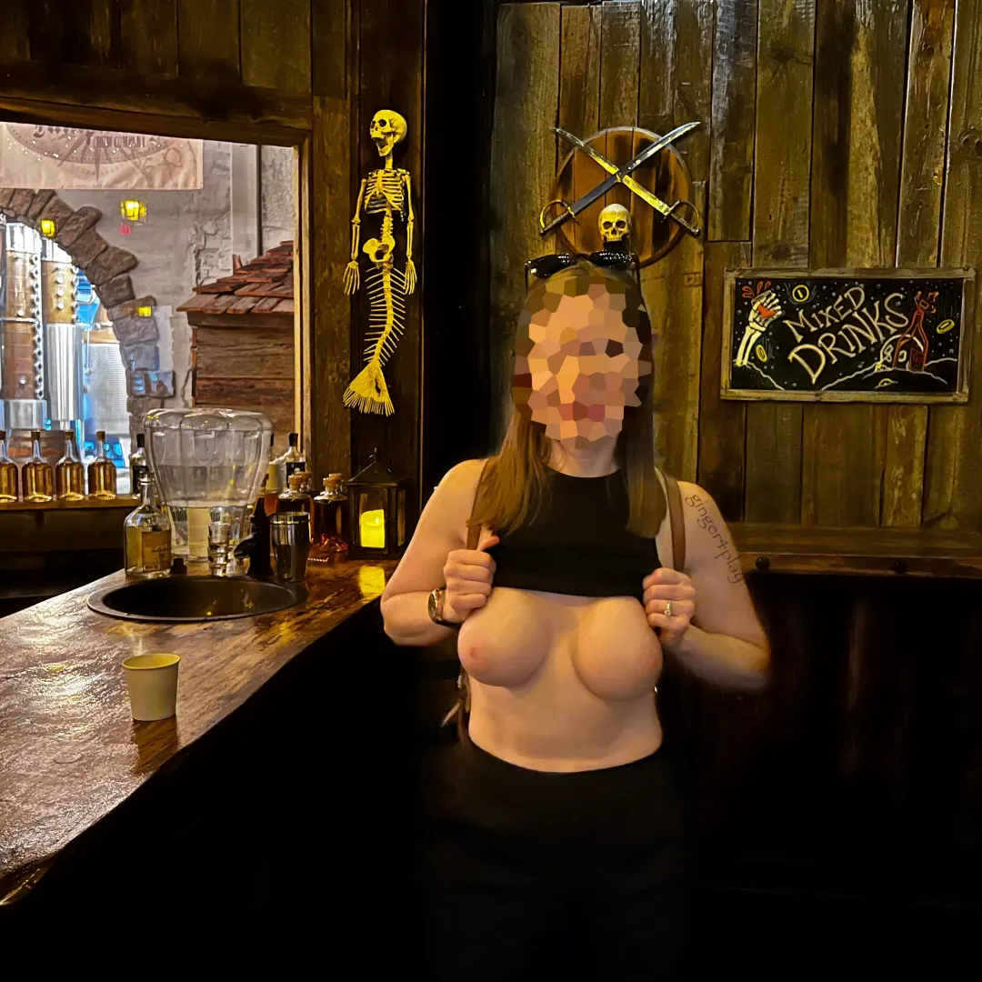 Tit flash [IMG] posted by _Ginger4Play_