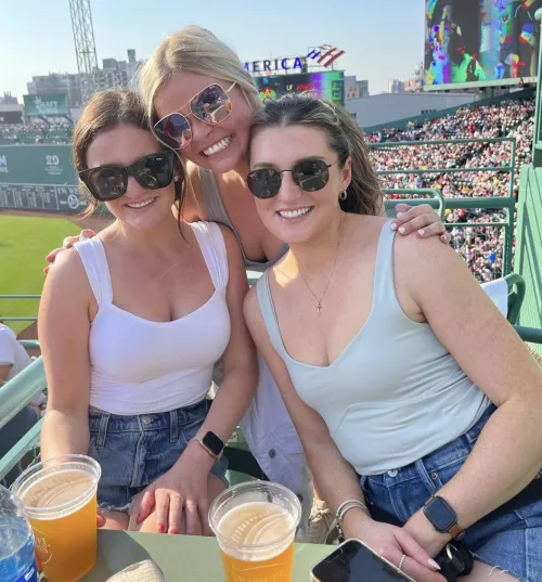 Tits and sunglasses by Wteller1234