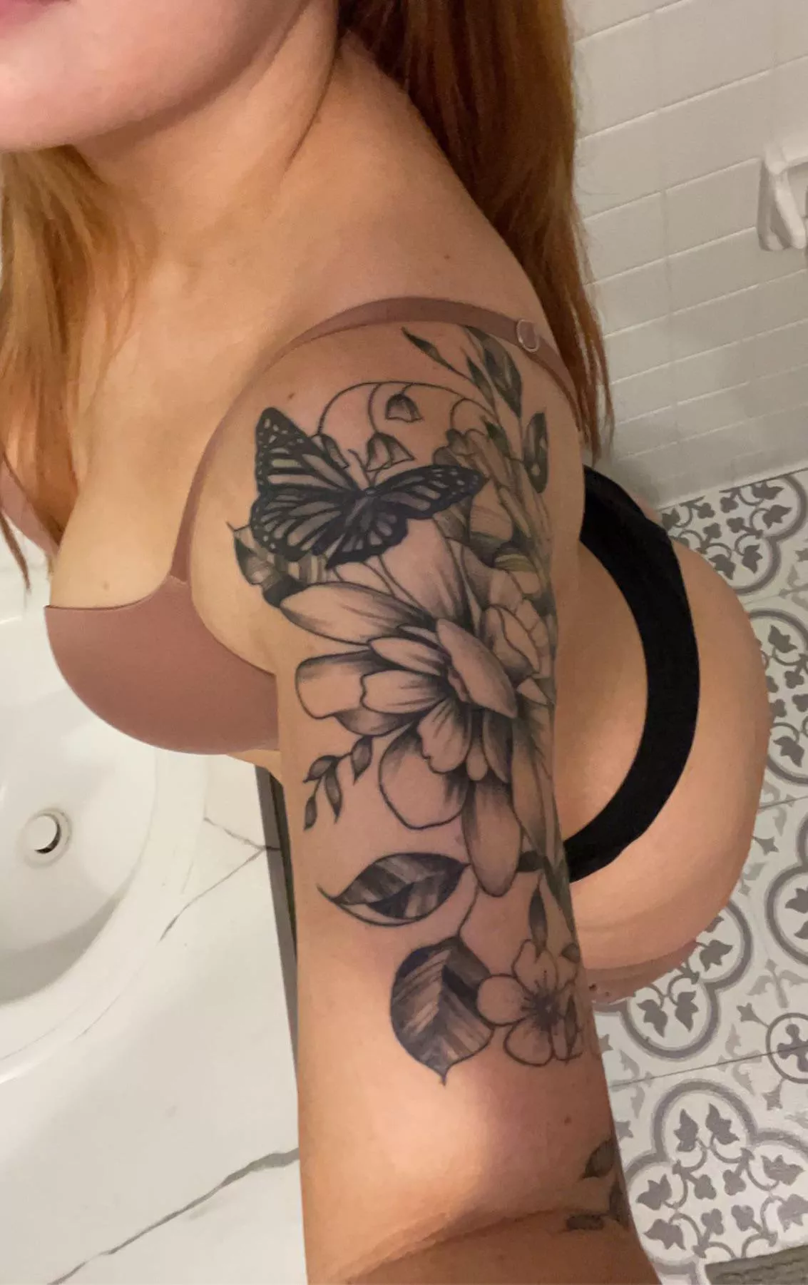 Tits or ass, babes? 🖤 posted by Callherfancy