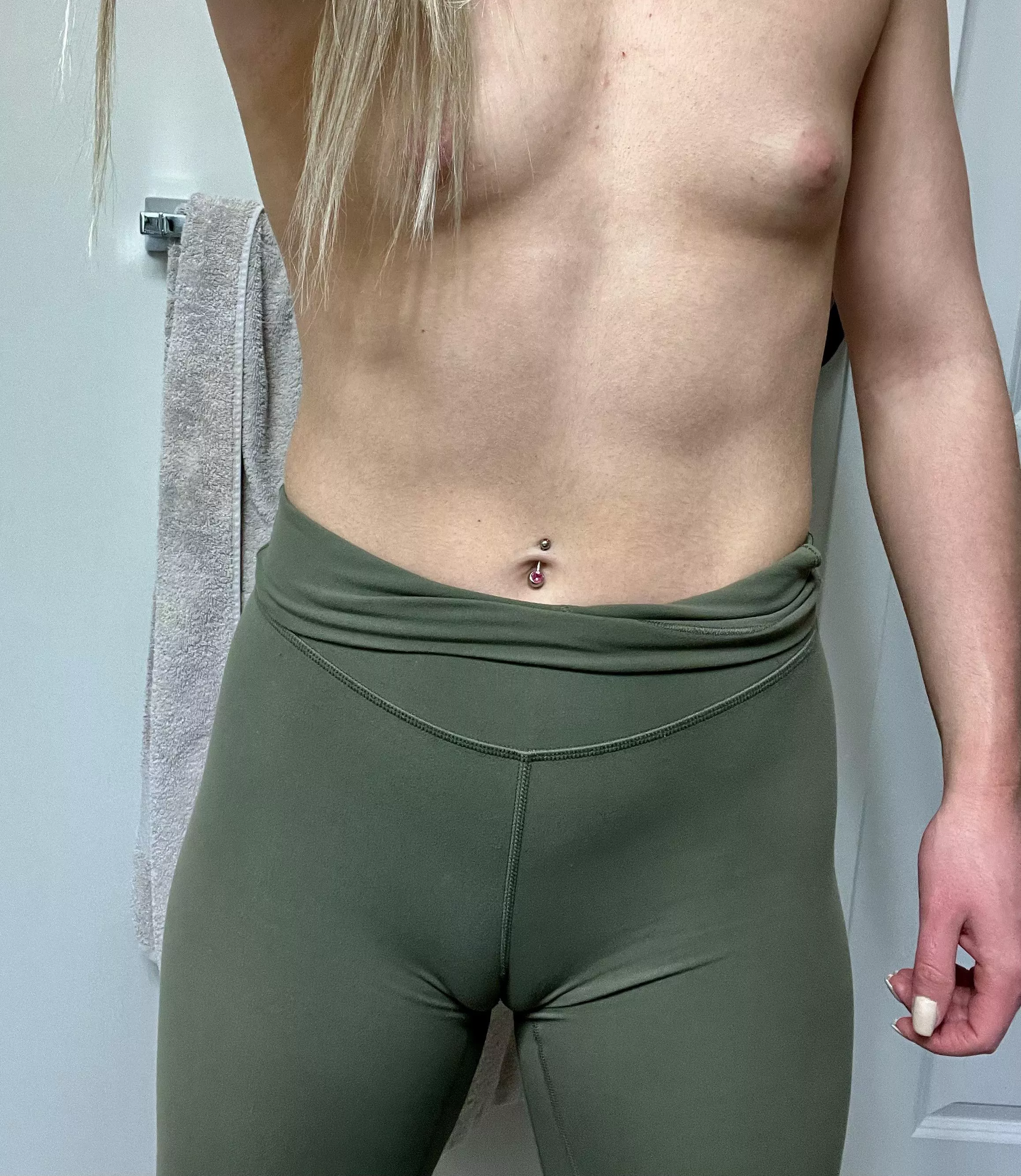 Tits & tummy posted by jessievanna