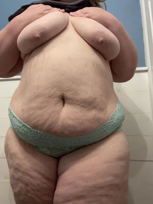 Titties for this boring Monday by bootybootybooo