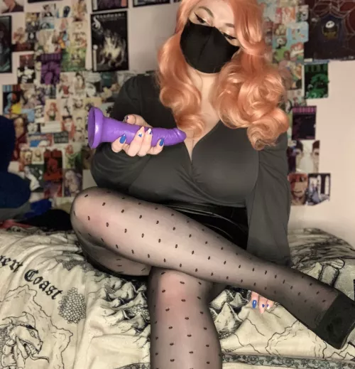 To be my personal secretary you are going to need to be able to take 7 inches whenever I demand. If you think this is big you should see the ones I keep in my desk by misslofn