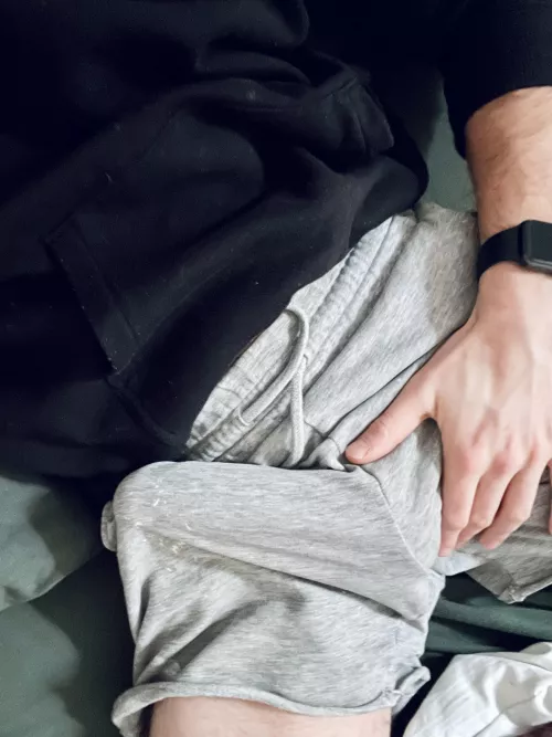 To much pressure down there 👀 by tes_desirs