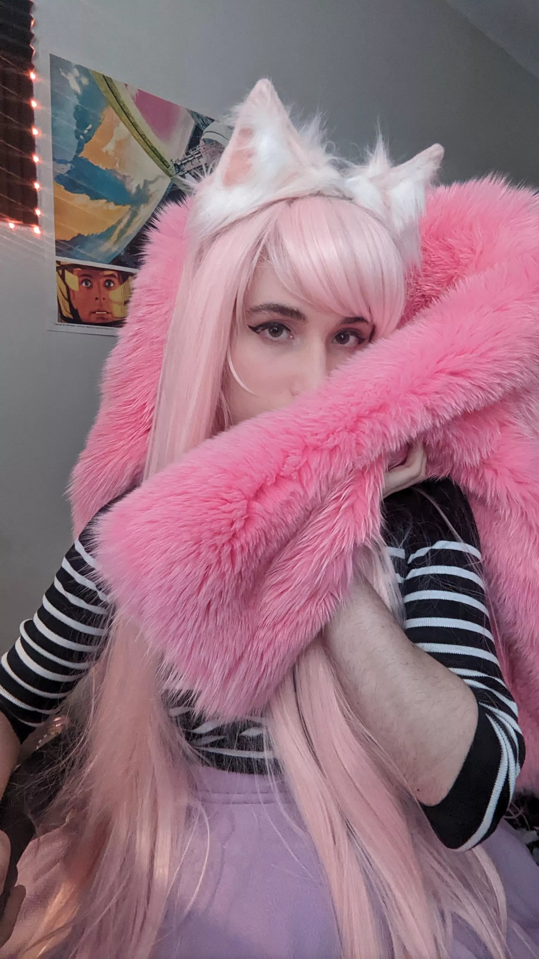 to the four people who see this, I hope you have a good day 🥺 posted by browning_cosplay