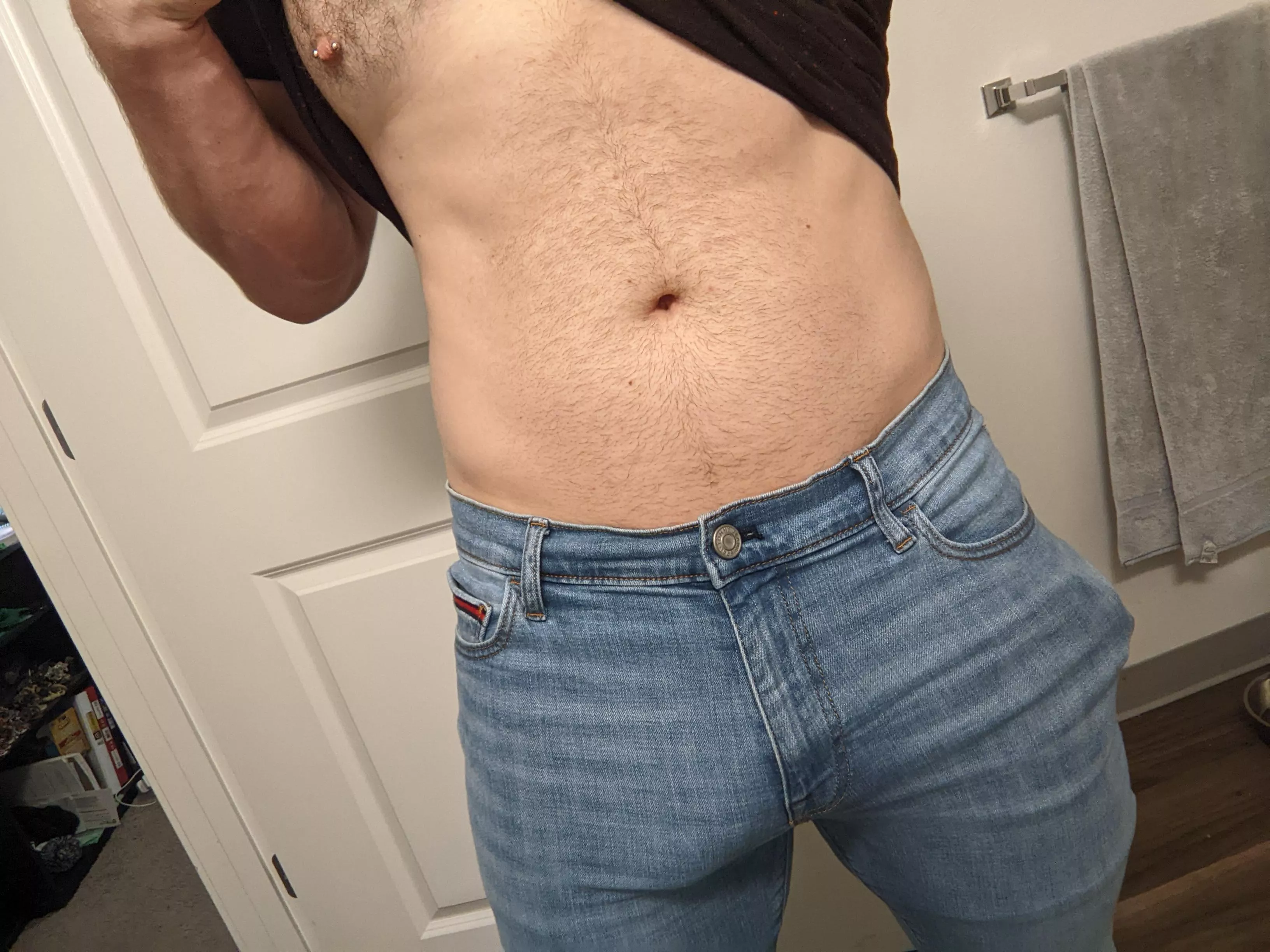 to the right 😈 posted by daguywithaweiner