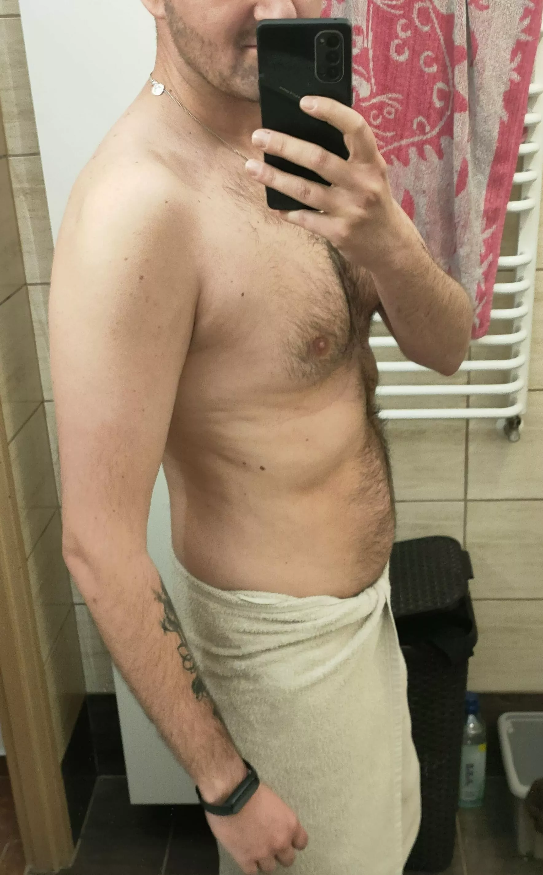 to trim, or not to trim? 🤷🏻‍♂️ posted by tcqtcq