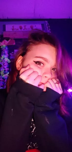 to whom said i looked sad in my last post, my apologies, so heres this posted by smol_emo_boi