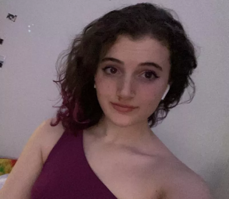 🍡todays my birthday!!🍡 anyone wanna give me a bday smooch :3 posted by gapingholepic