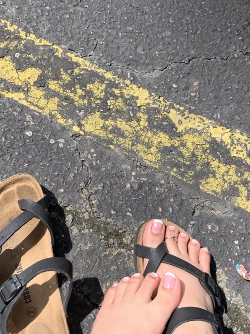 Toes out 🦶🏼 by Designer-Flower-806