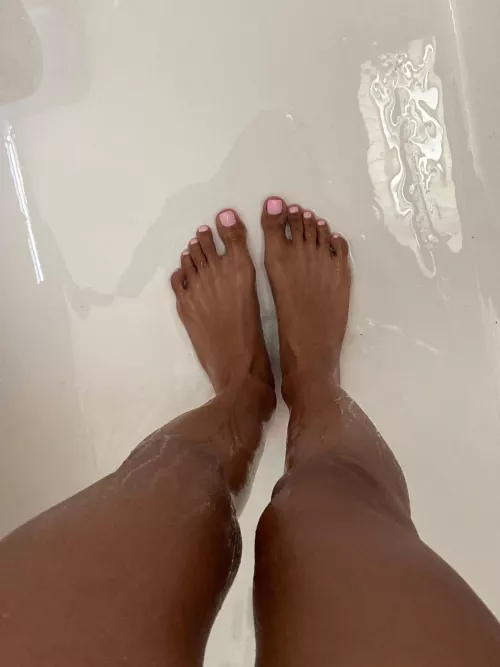 Toesssss by lilsoftykitty