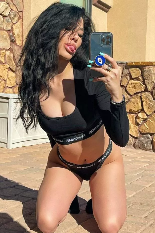 Tongue out and ready posted by anonmeats