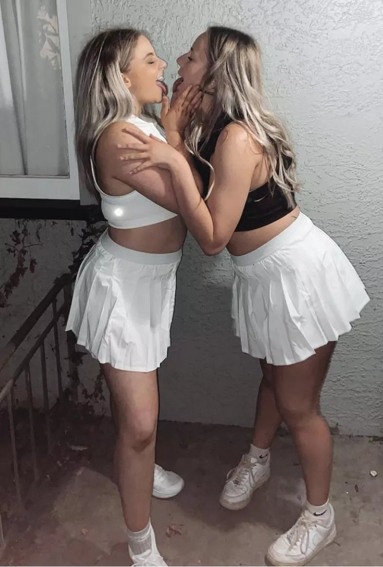 Tongues out posted by sirsayssubmit