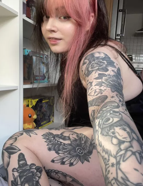 tongues out ;p by EmilyPiexo