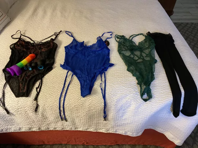 Tonight’s adventures! Already dressed and plugged! 😳😳 by [deleted]